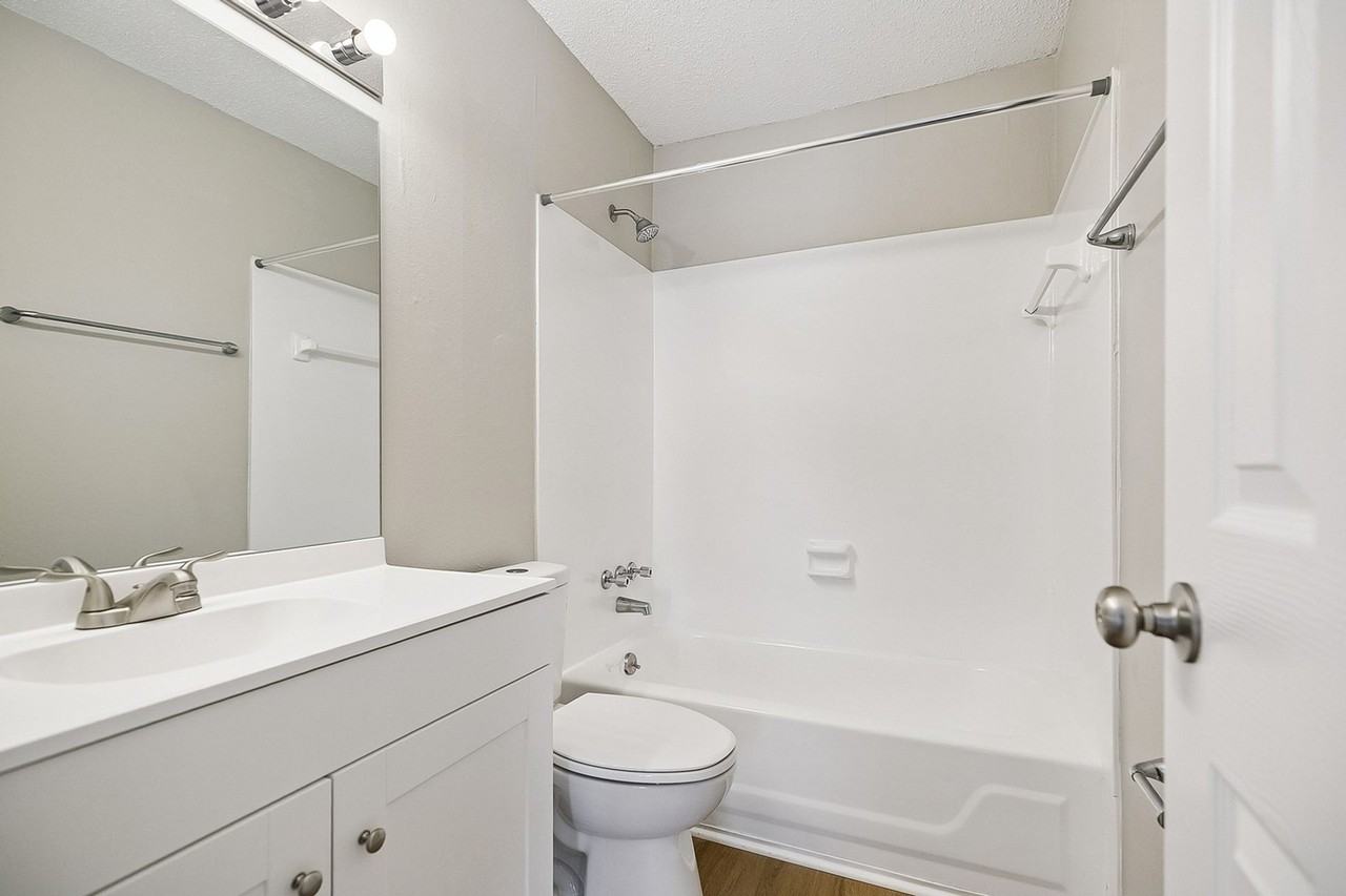 Bellecour Crossing - Photo 7 of 50