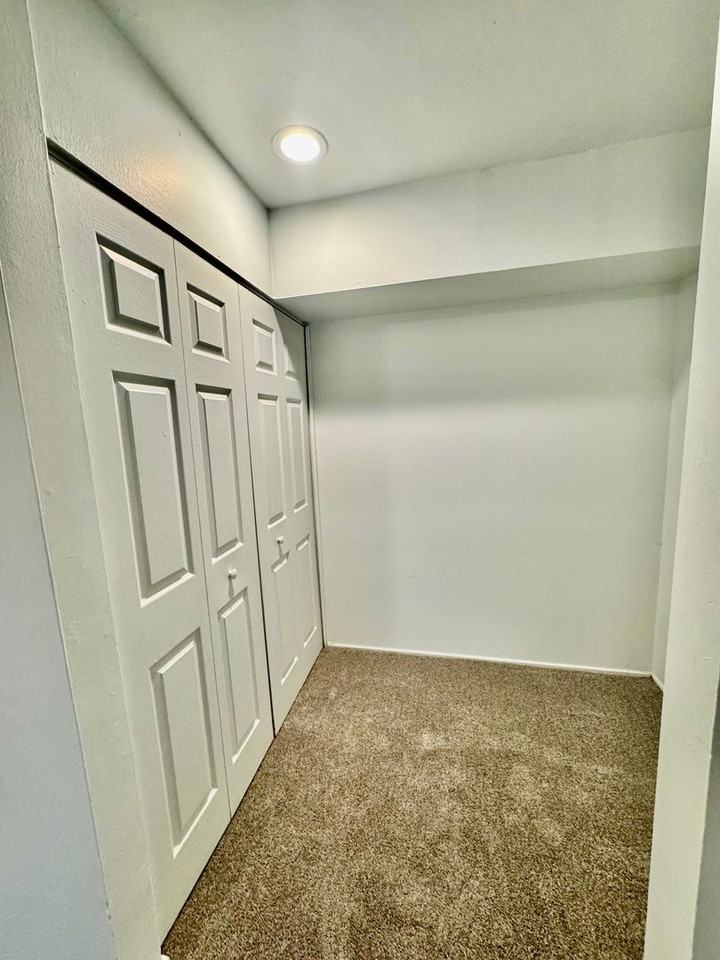 311 Jarvis St. - Photo 7 of 14