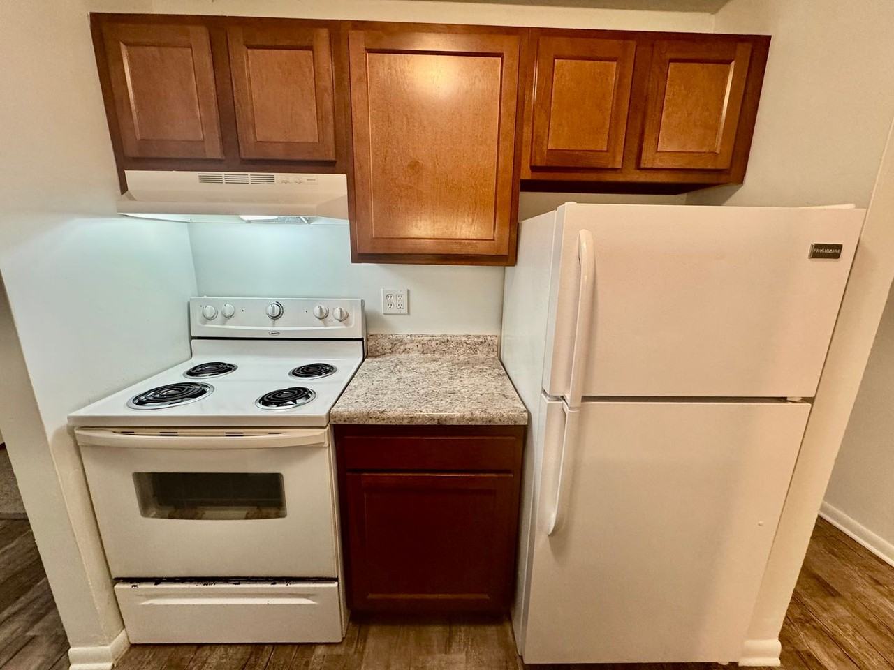 311 Jarvis St. - Photo 5 of 14