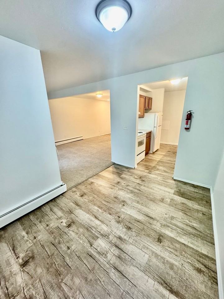 311 Jarvis St. - Photo 6 of 14