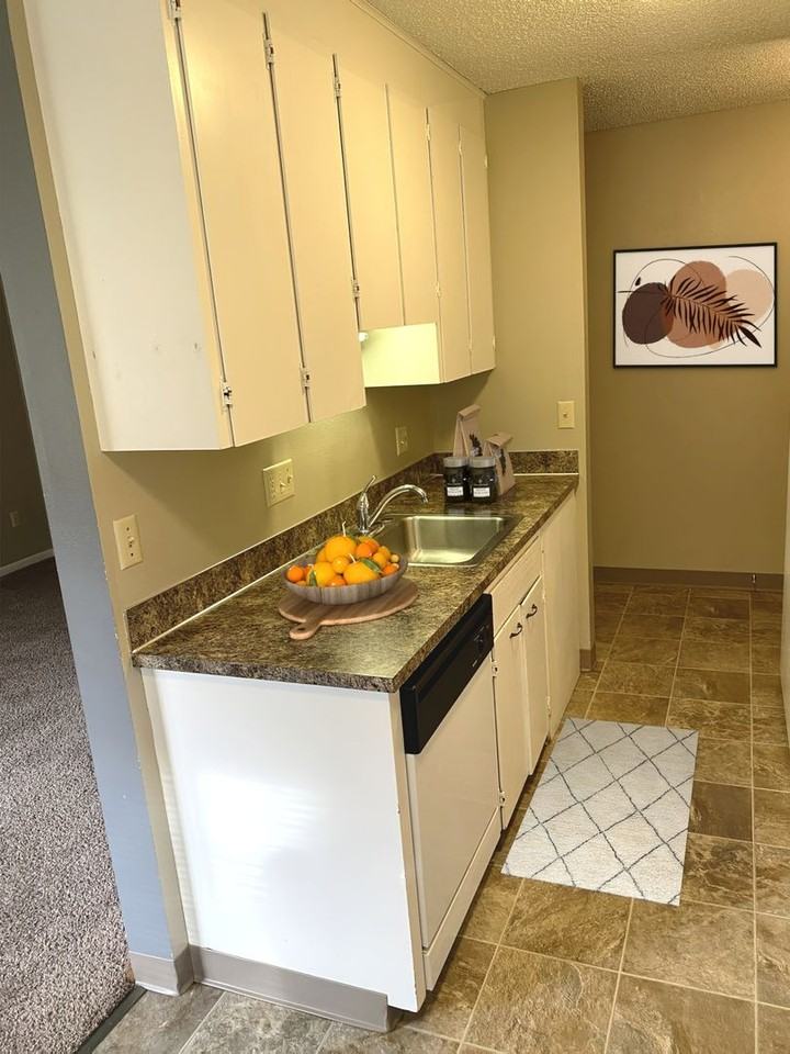 229 Canyon Dr #11 - Photo 2 of 20