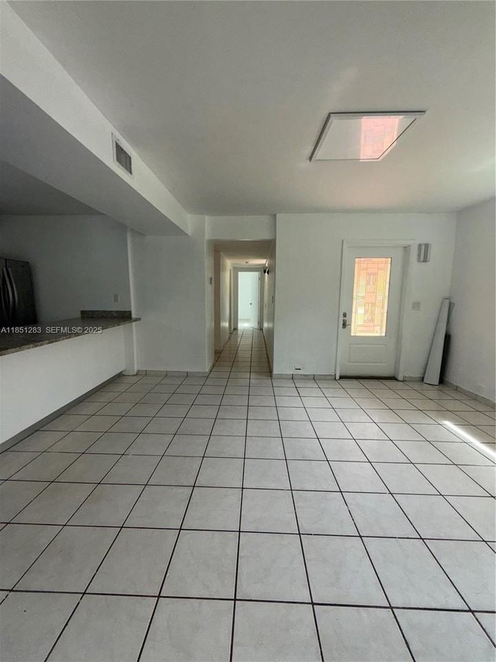 1545 Northeast 128th Street - Photo 7 of 26