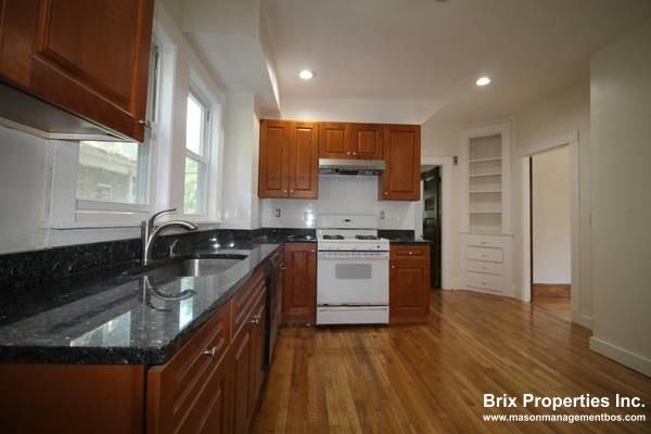 35 Mansfield St - Photo 2 of 24