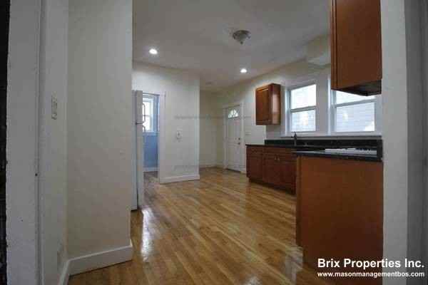 35 Mansfield St - Photo 3 of 24