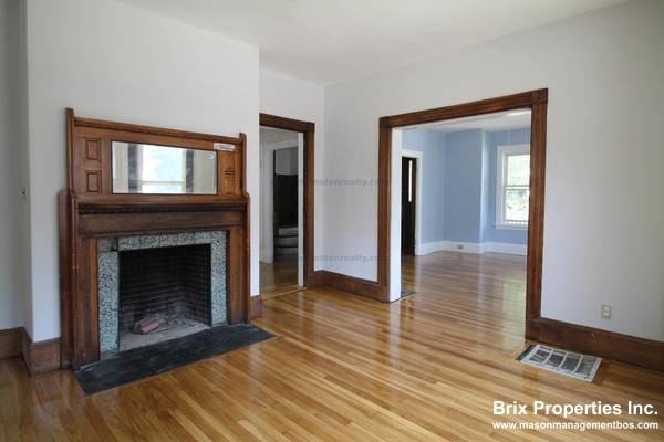 35 Mansfield St - Photo 4 of 24