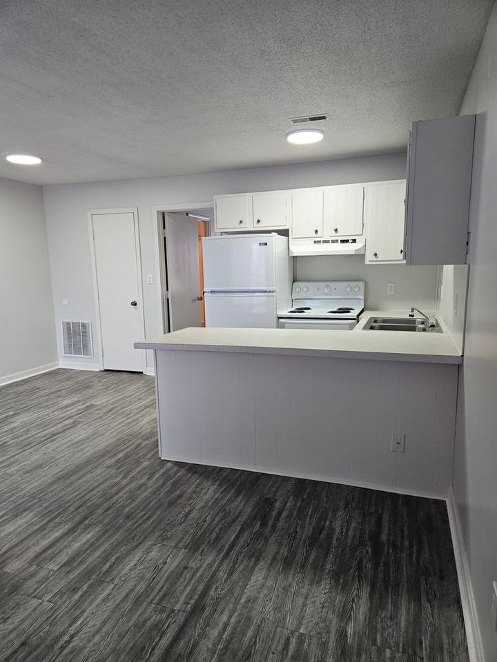 525 Green Valley Dr #9 - Photo 3 of 11