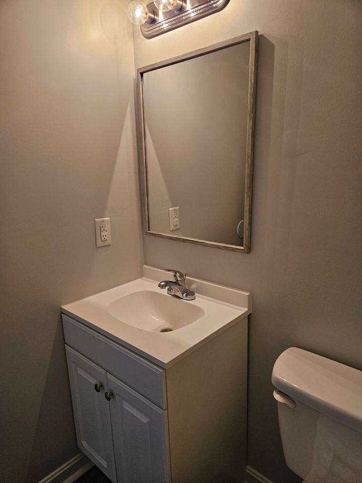 525 Green Valley Dr #9 - Photo 7 of 11