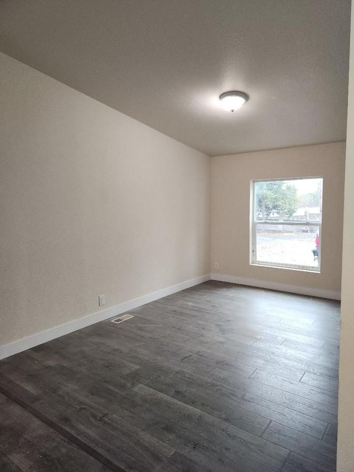 30160 Santiam Hwy - Photo 3 of 27