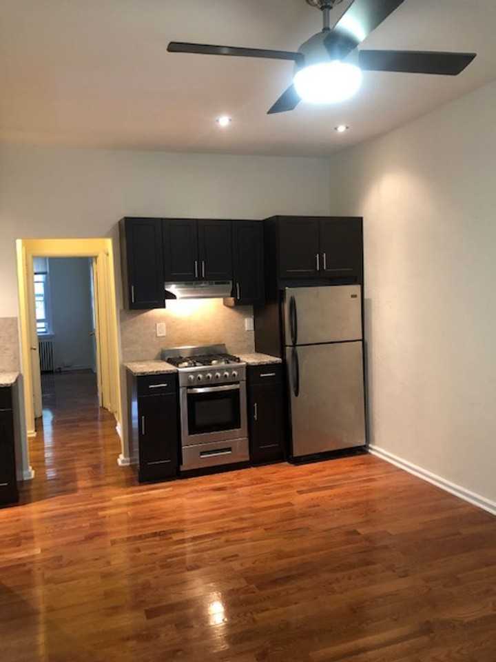 700 Fairmount - Photo 3 of 26