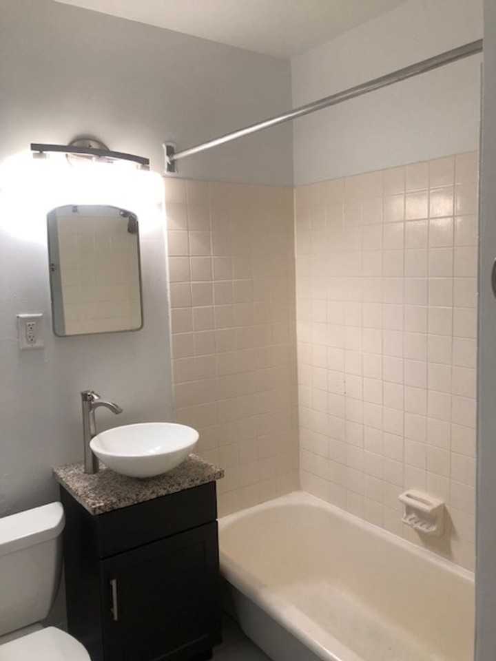 700 Fairmount - Photo 6 of 26