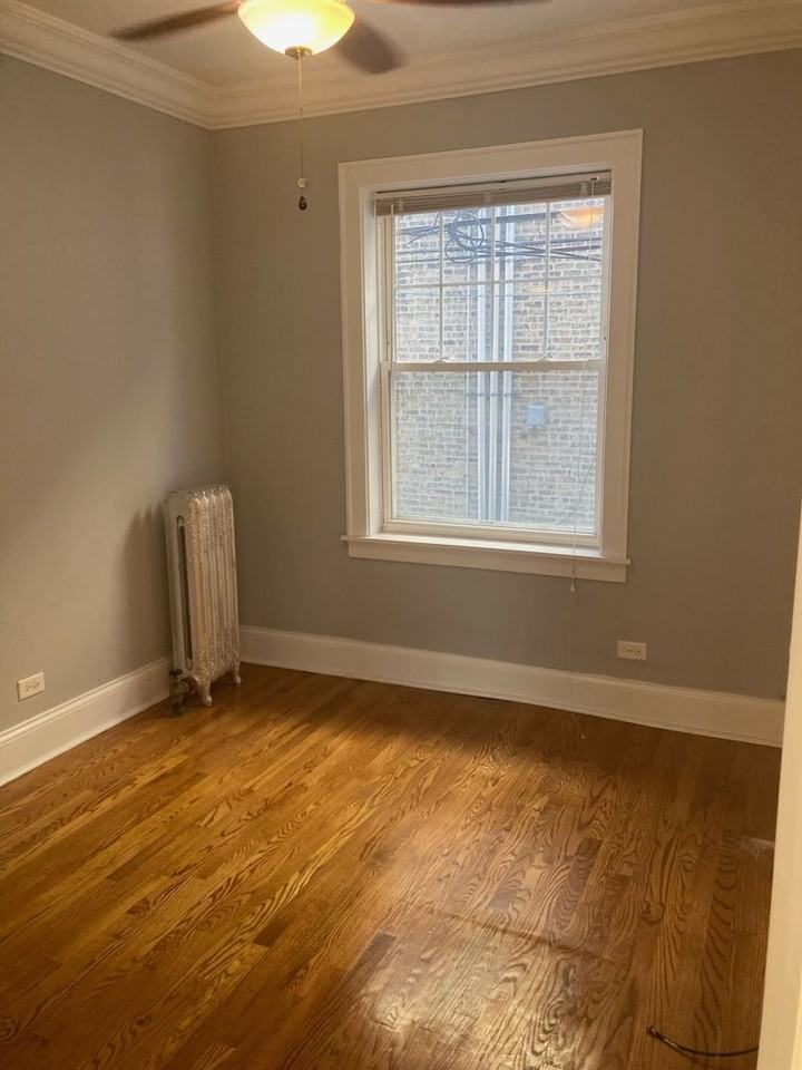 4412 N Rockwell St #1 - Photo 5 of 11