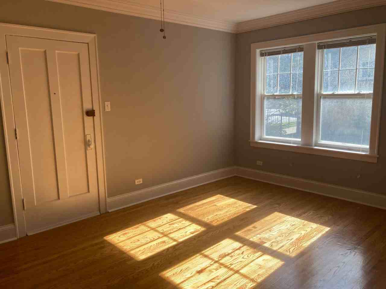 4412 N Rockwell St #1 - Photo 6 of 11