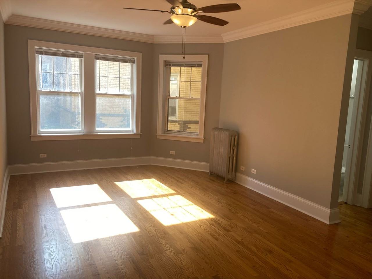 4412 N Rockwell St #1 - Photo 7 of 11