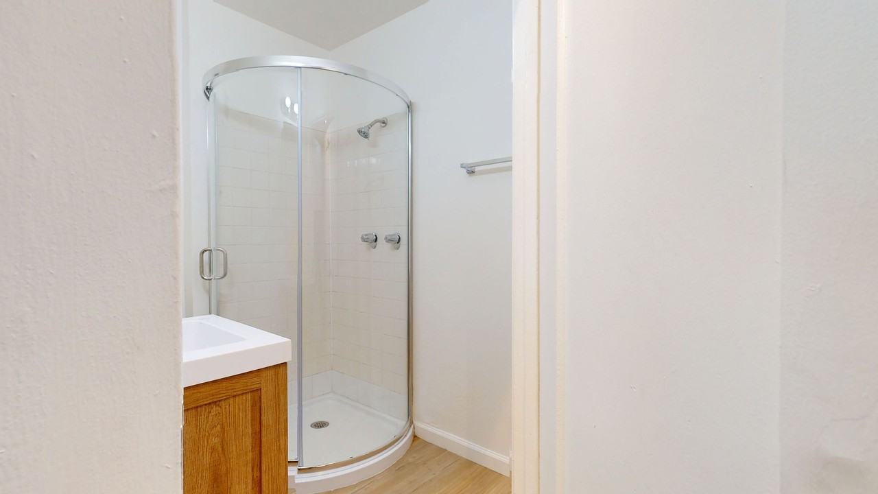 146 Grand Ave - Photo 5 of 34