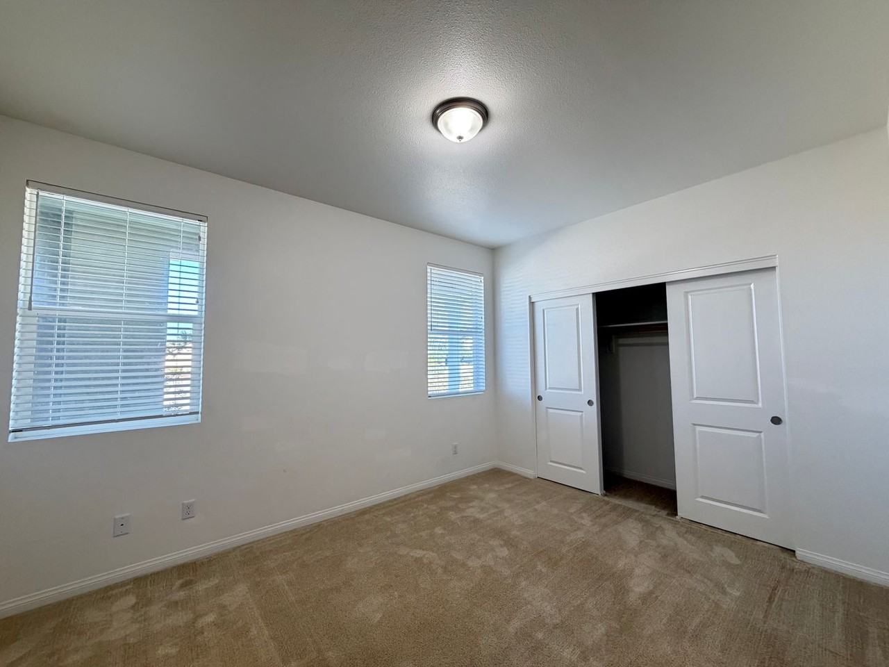 124 Deerbrush Ln - Photo 2 of 15