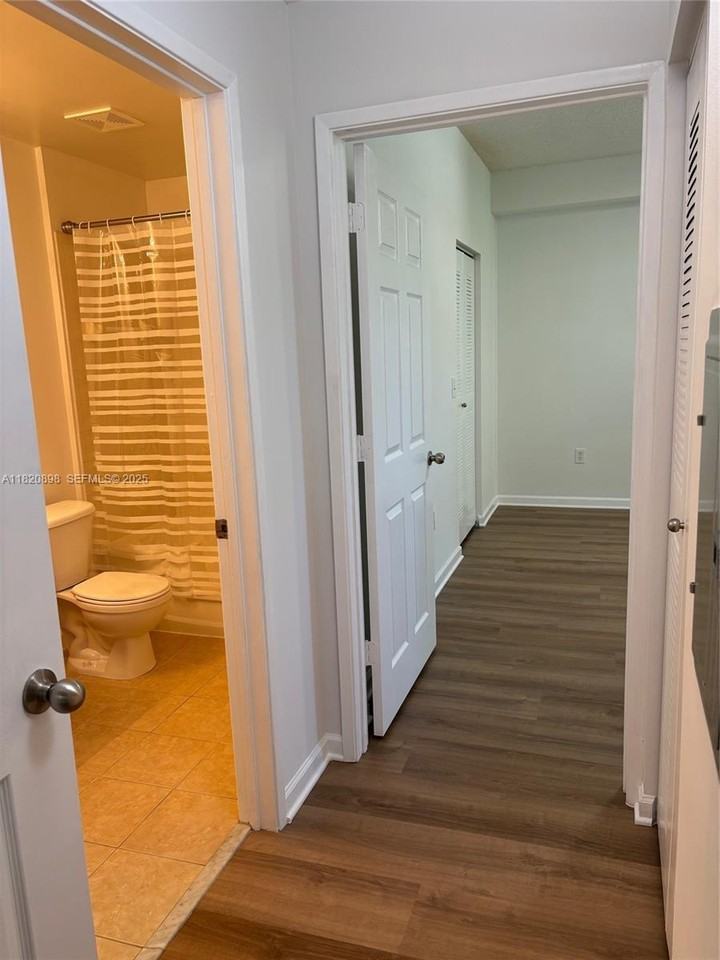 1900 Van Buren Street - Photo 5 of 30