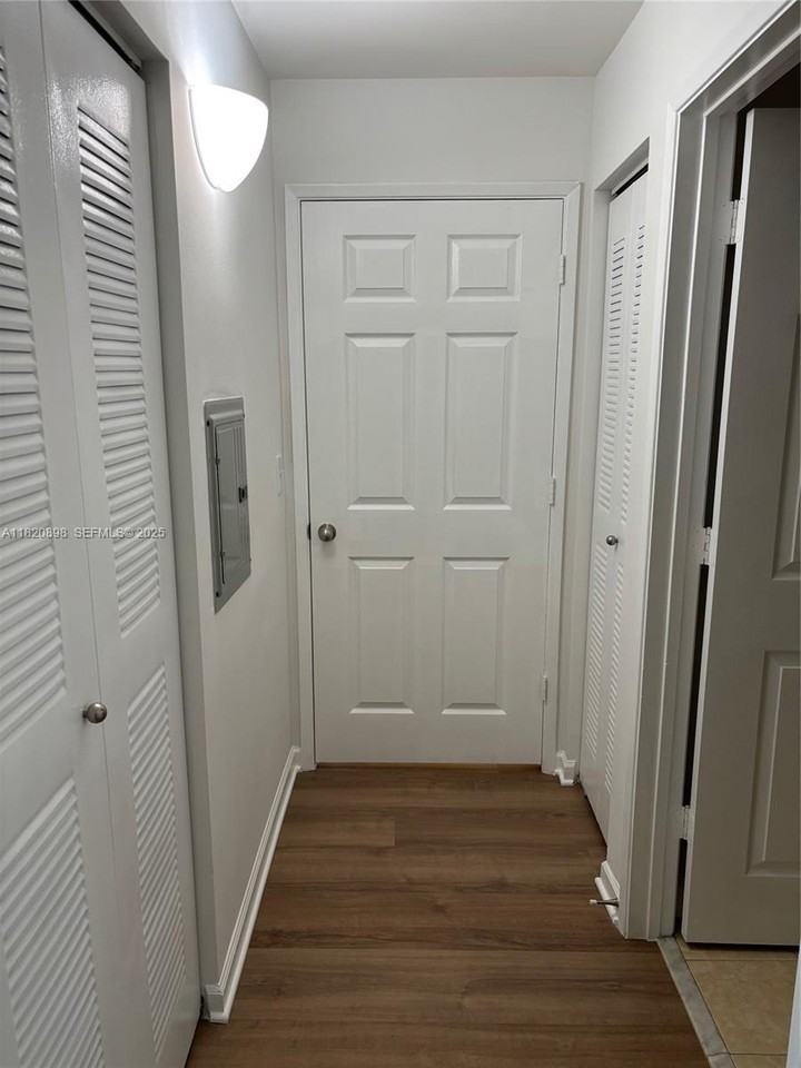 1900 Van Buren Street - Photo 7 of 30