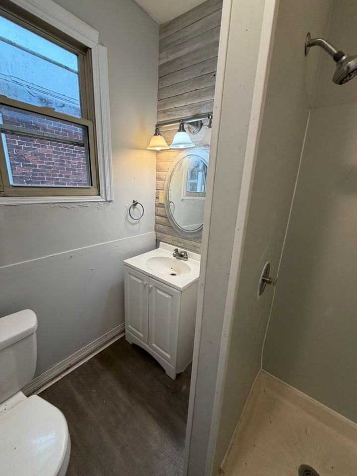 602 Dallas St - Photo 6 of 13