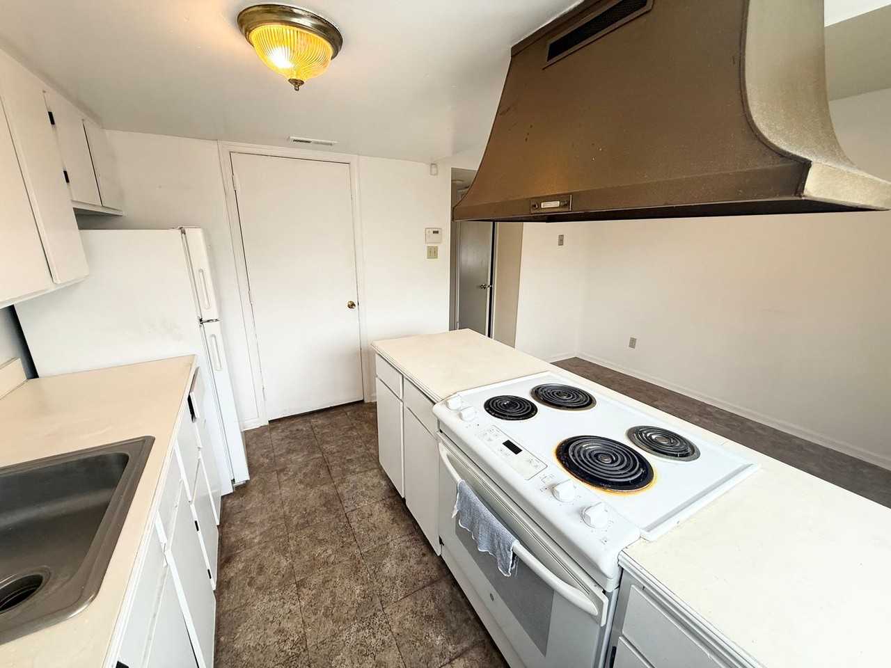 161 Ardwick Ter - Photo 5 of 24