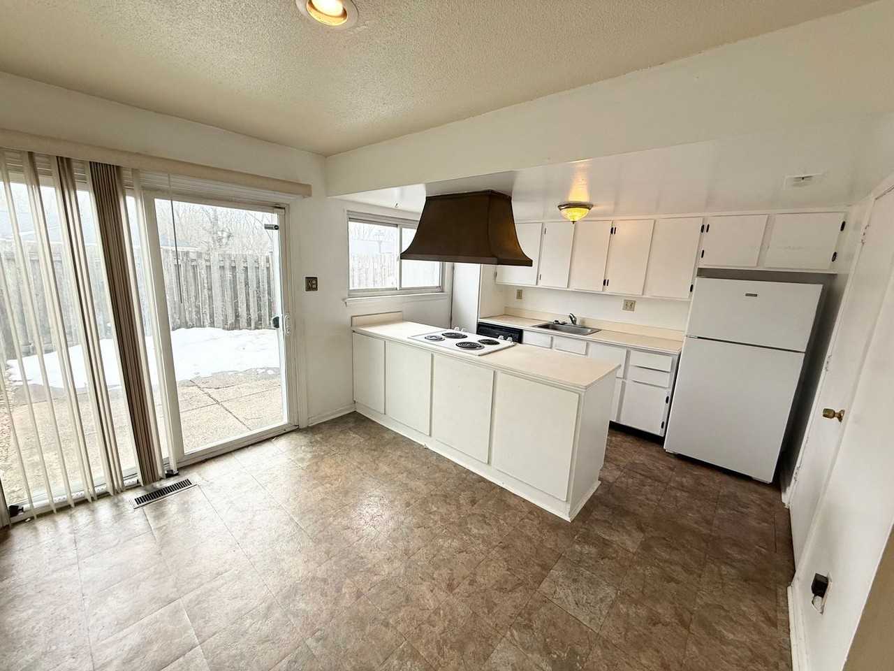 161 Ardwick Ter - Photo 6 of 24