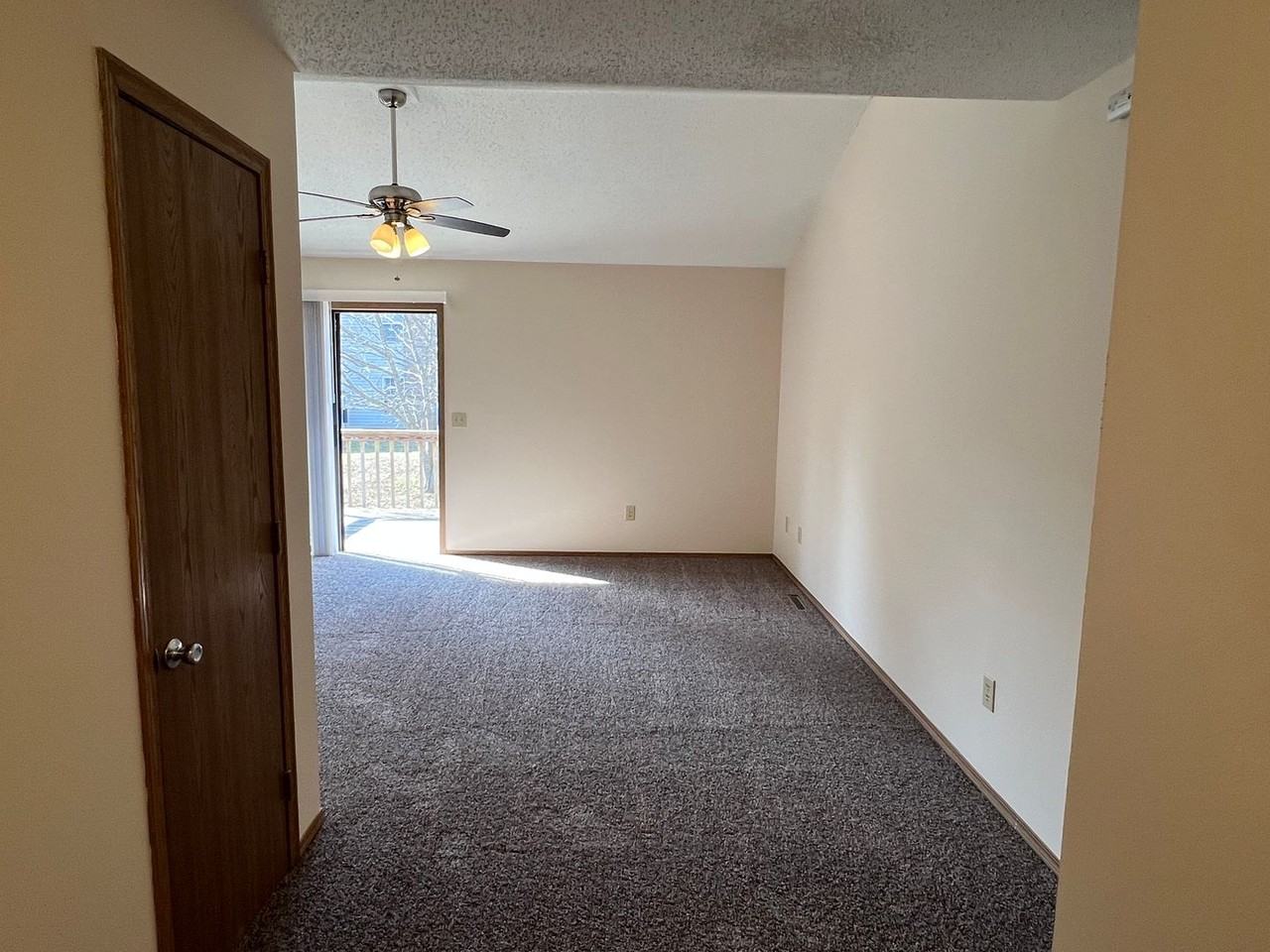 5471 S Jefferson Ave - Photo 2 of 17