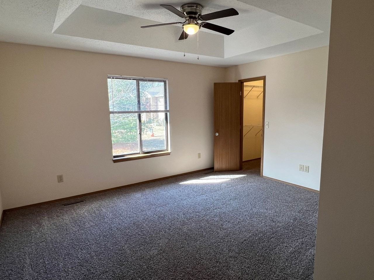 5471 S Jefferson Ave - Photo 7 of 17