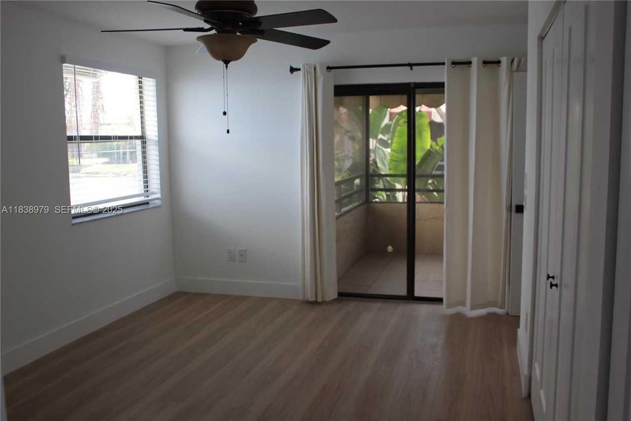 20145 Northeast 3rd Court ##12 - Photo 4 of 18