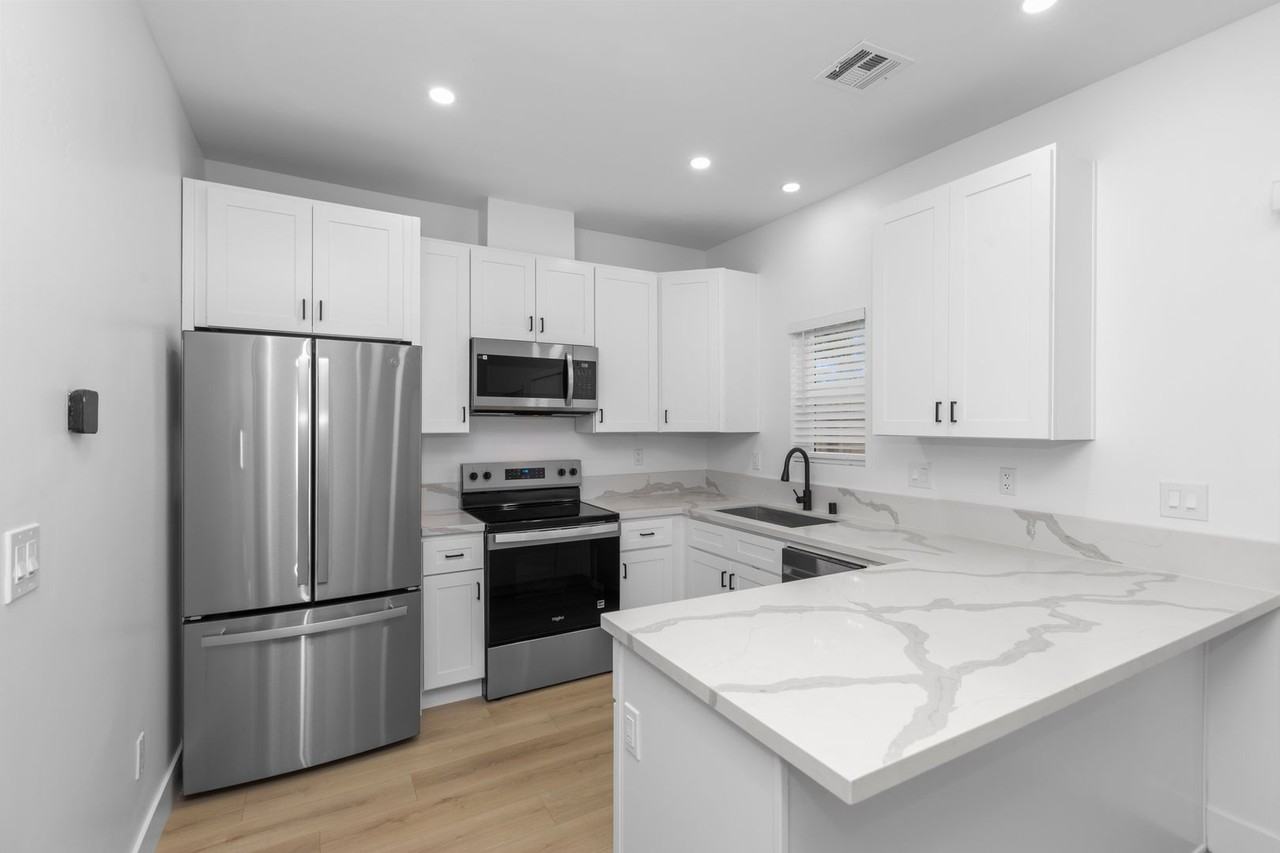 6708 Saranac St - Photo 5 of 21