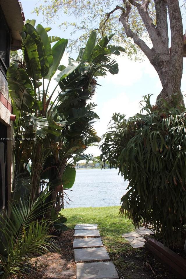 20145 Northeast 3rd Court ##12 - Photo 7 of 18