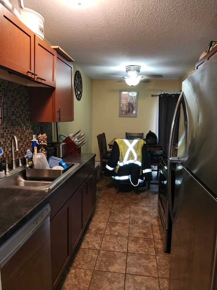 936 Westbrooke Way #4 - Photo 5 of 15