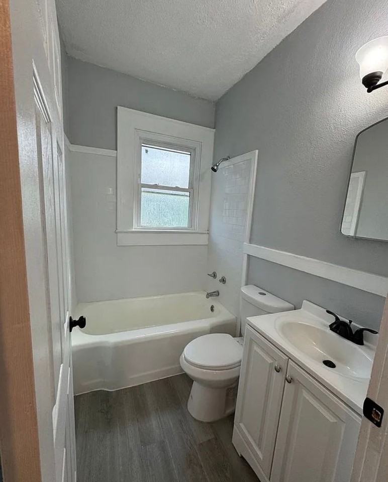 2514 Poplar St - Photo 3 of 11