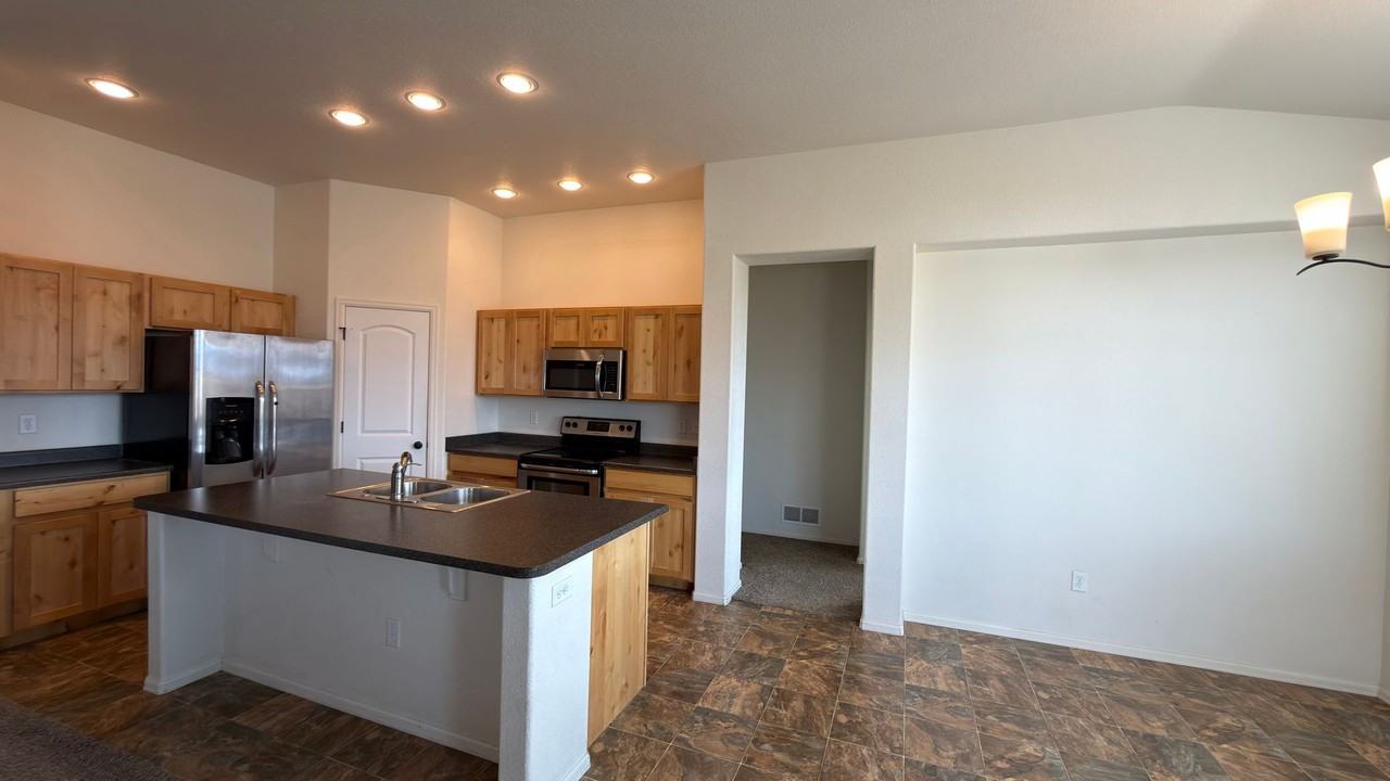 3317 Curlew Dr - Photo 6 of 24