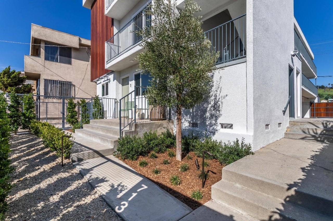 713 New Depot St - Photo 3 of 40