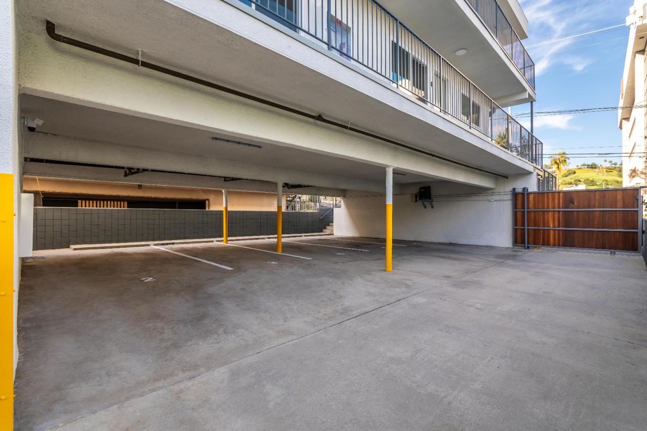 713 New Depot St - Photo 5 of 40