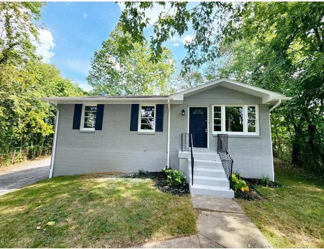 105 Mayme Ct - Photo 2 of 11