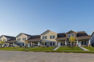 featured image of 3368 Glenbrook Cir S