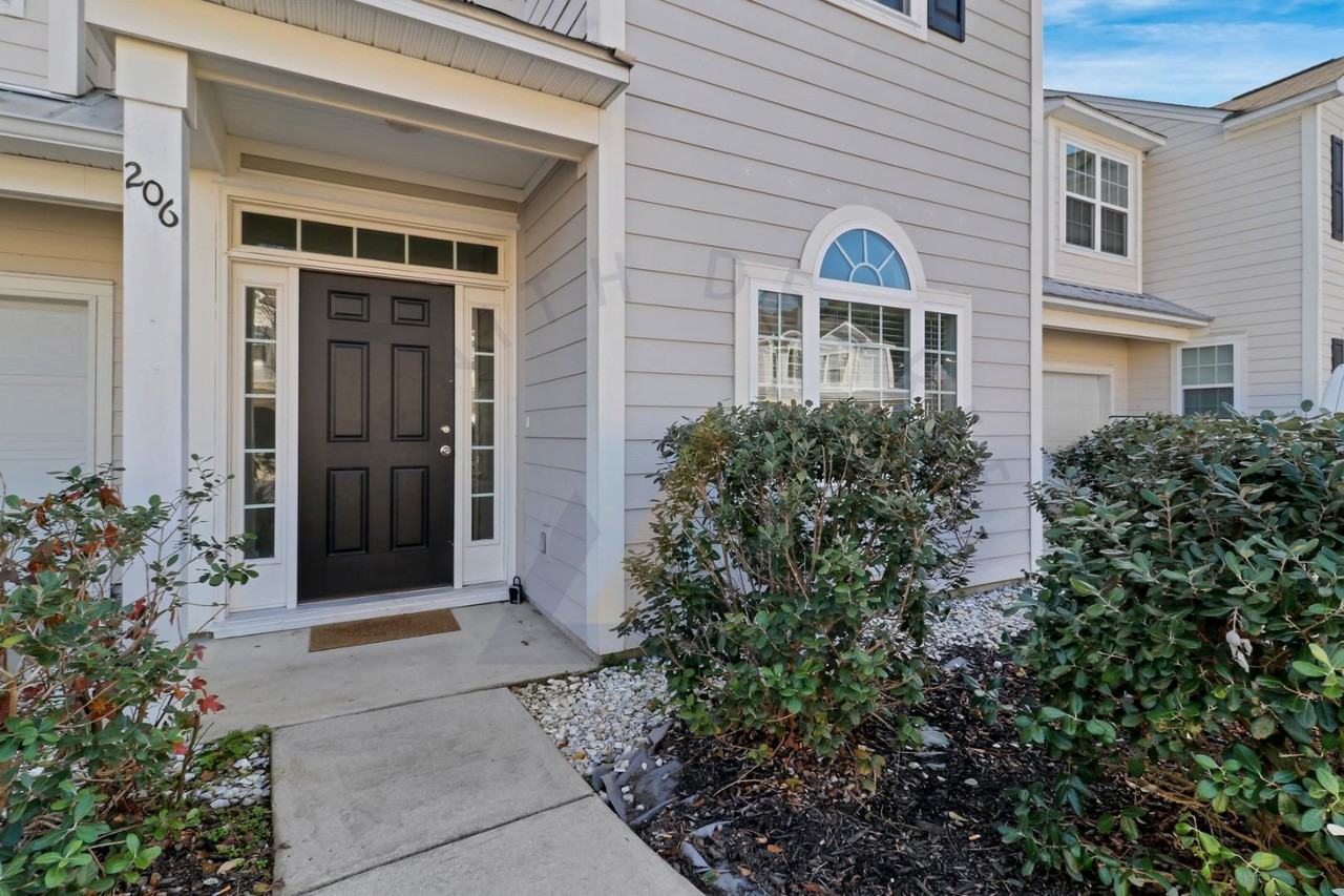 206 Plumgrass Way - Photo 2 of 11