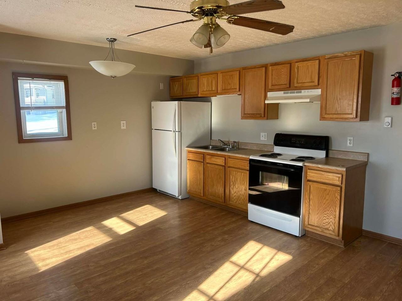 29 McCulloh St - Photo 2 of 26