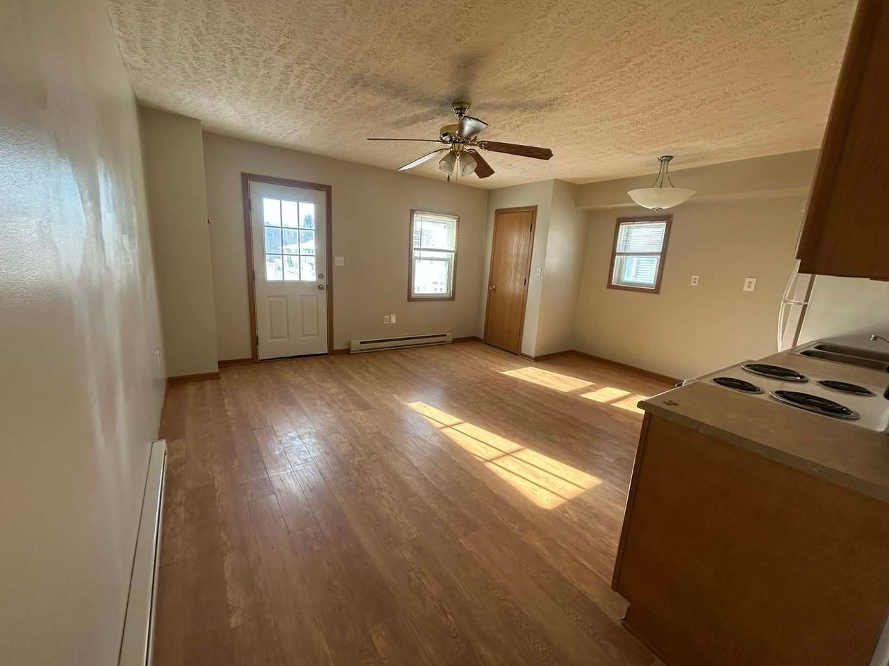 29 McCulloh St - Photo 3 of 26