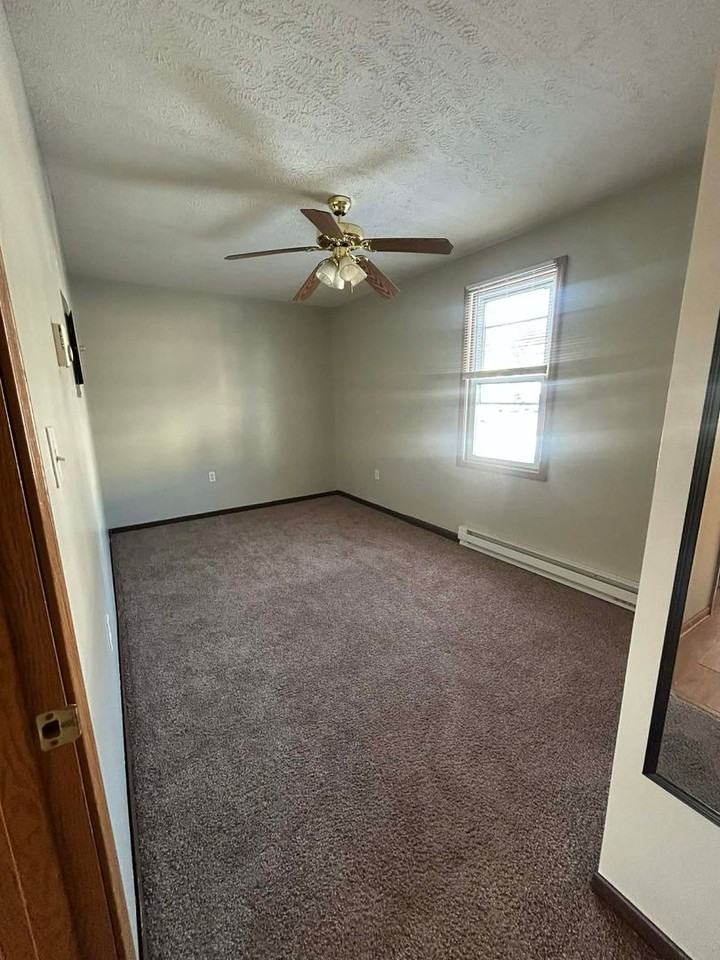 29 McCulloh St - Photo 6 of 26