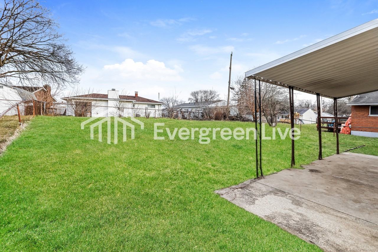 3984 Hammond Blvd - Photo 3 of 15