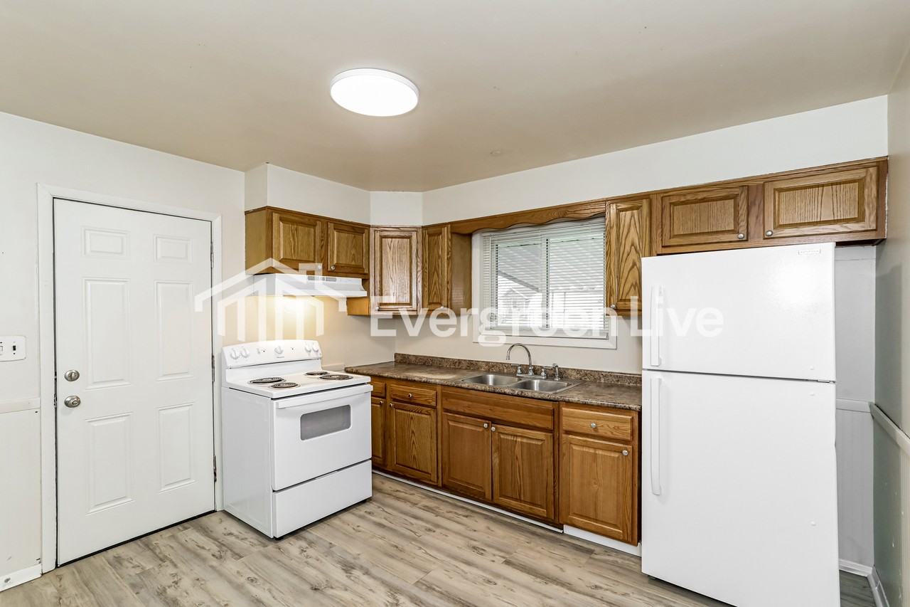 3984 Hammond Blvd - Photo 7 of 15