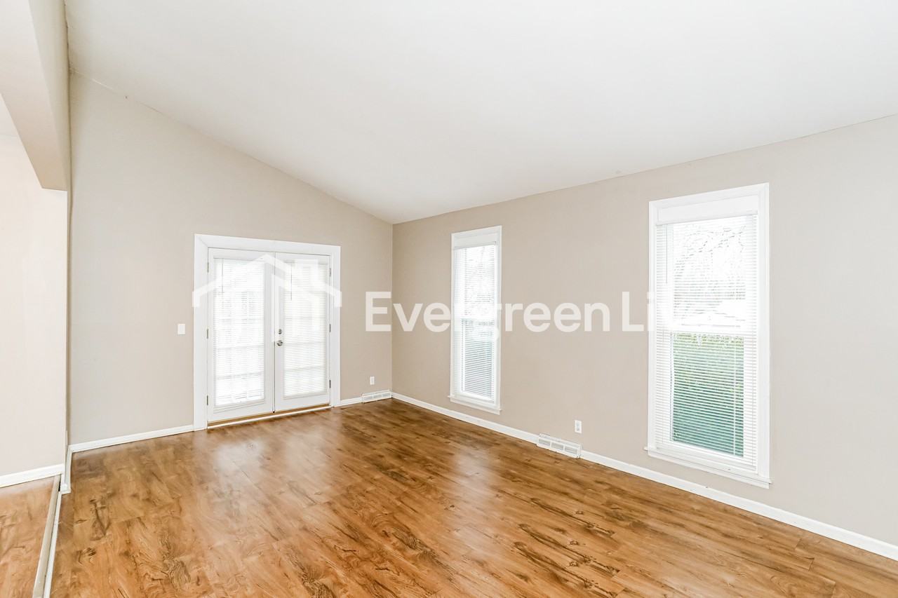 51 W Fairway Dr - Photo 3 of 15