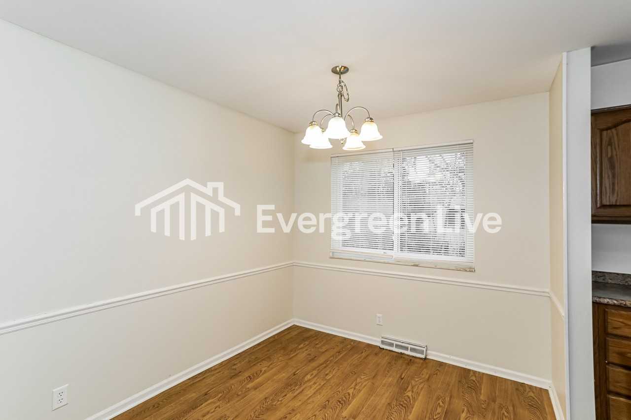 51 W Fairway Dr - Photo 5 of 15