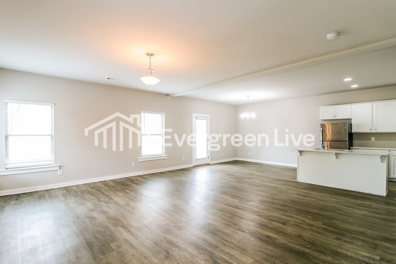 10966 Woodland Dr - Photo 2 of 15