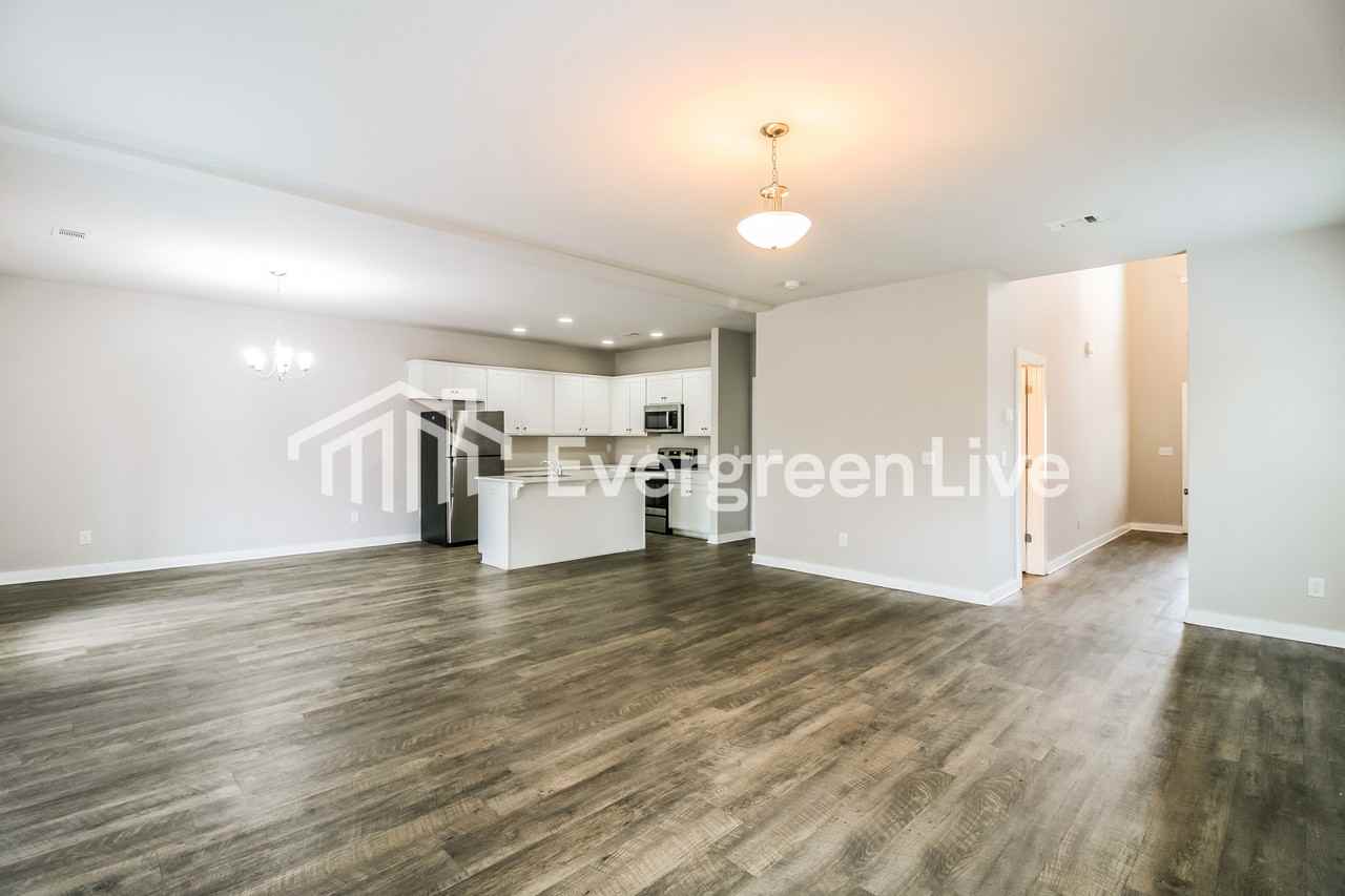 10966 Woodland Dr - Photo 3 of 15