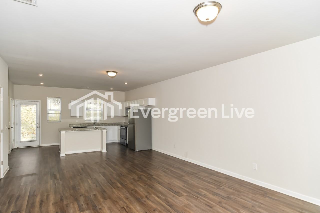 953 Hamilton Crossing Sq - Photo 3 of 15