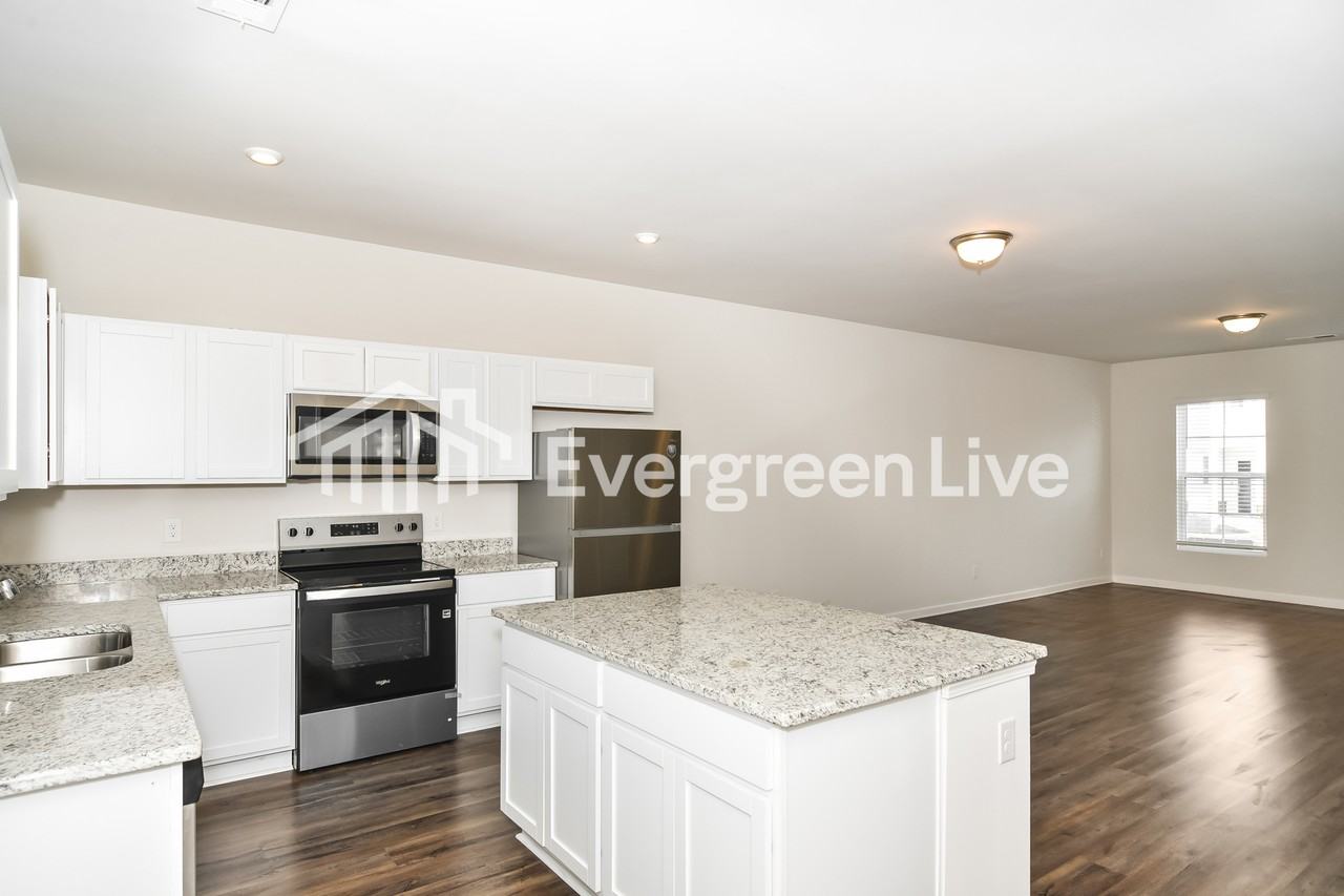 953 Hamilton Crossing Sq - Photo 6 of 15