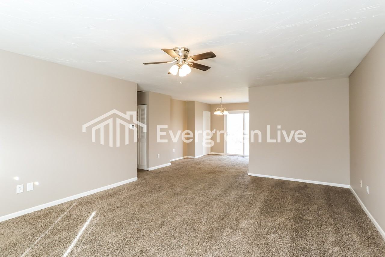 12126 Spalding Dr - Photo 4 of 15