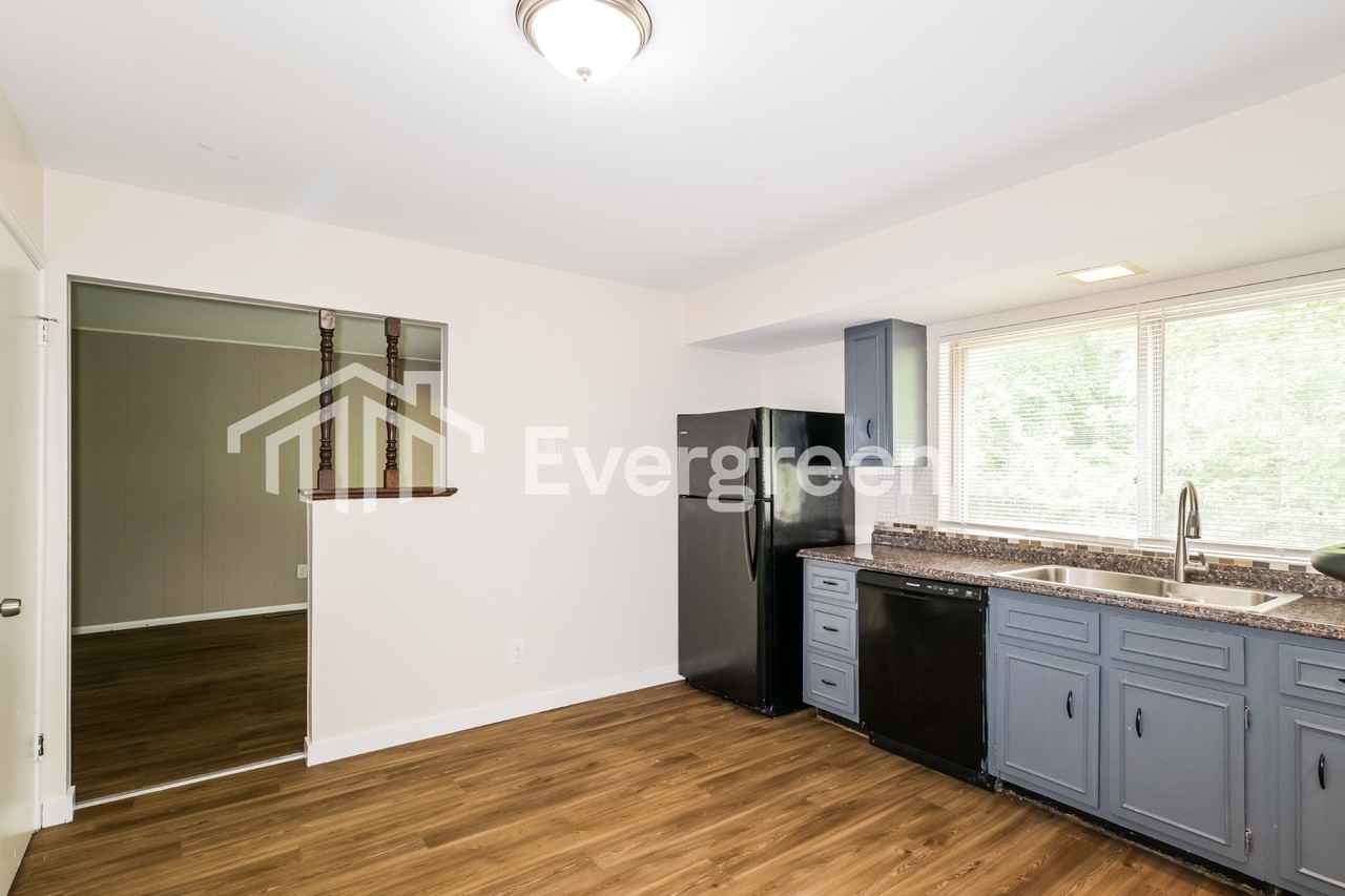 3823 Monsols Dr - Photo 5 of 15